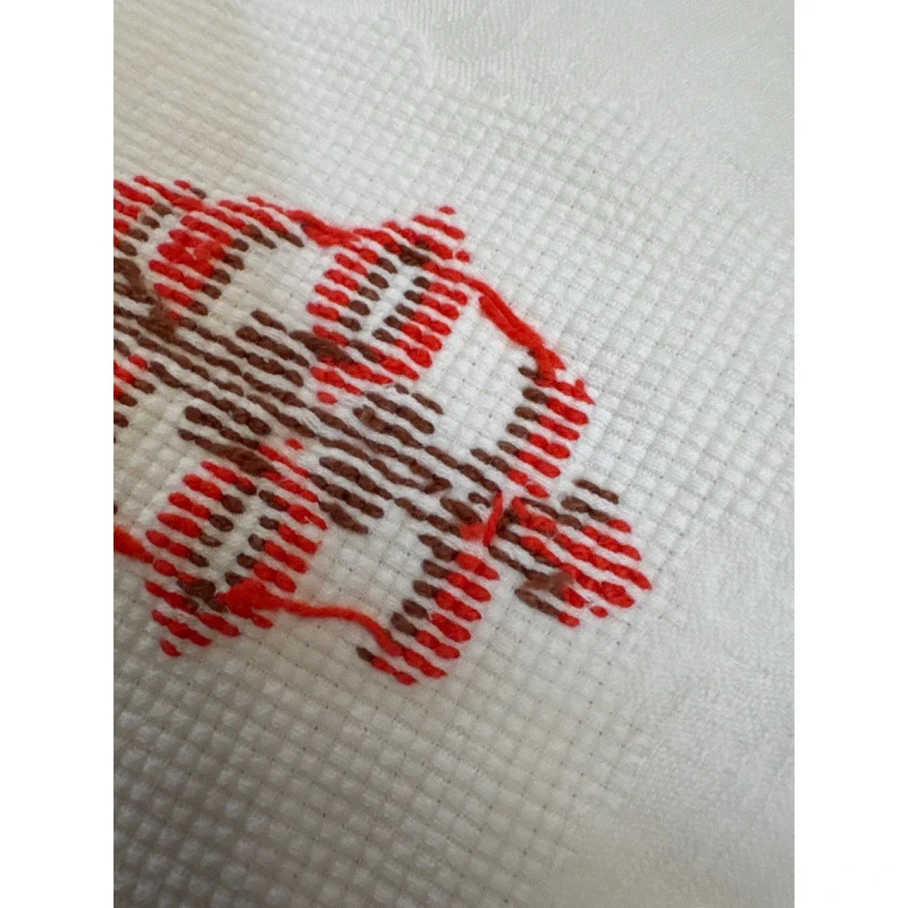 Vintage Cross Stitch Embroidered Table Runner White Red Floral Crochet Lace 59in